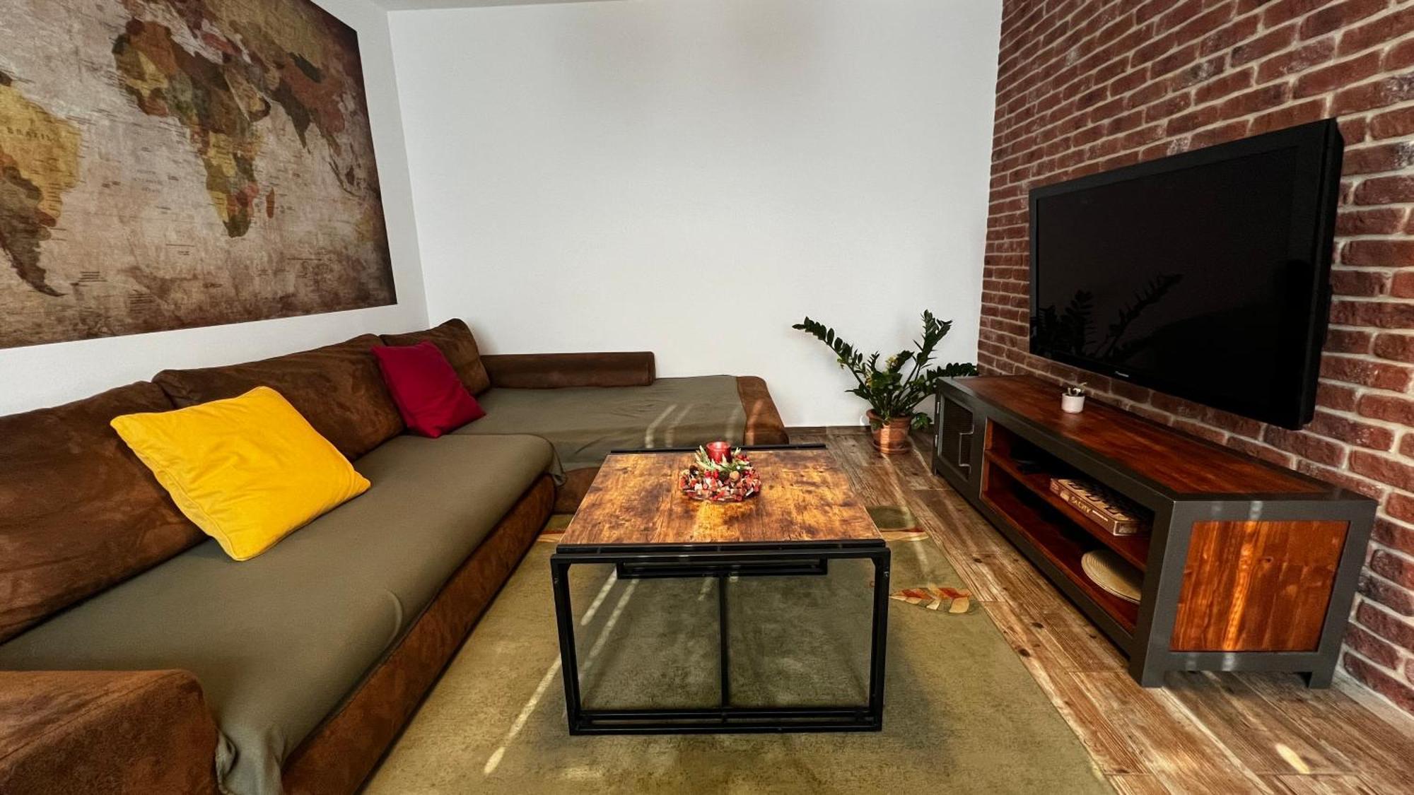 באנסקה ביסטריצה Industrial Apartment I 24Hr Self Check-In I Free Parking & Coffee מראה חיצוני תמונה